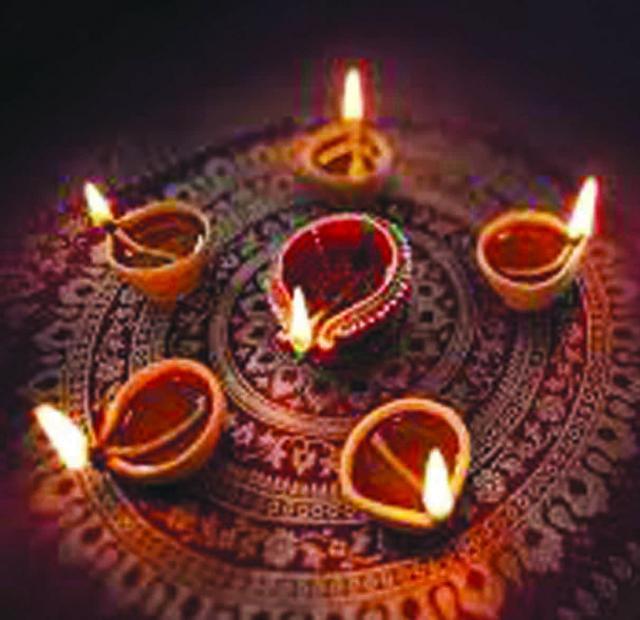 ಭಾವನಾತ್ಮಕ ಭಾವೈಕ್ಯತೆ ಬೆಸೆದು ಎಲ್ಲೆಡೆಯೂ ಪ್ರಜ್ವಲಿಸಿದ ದೀಪಗಳು